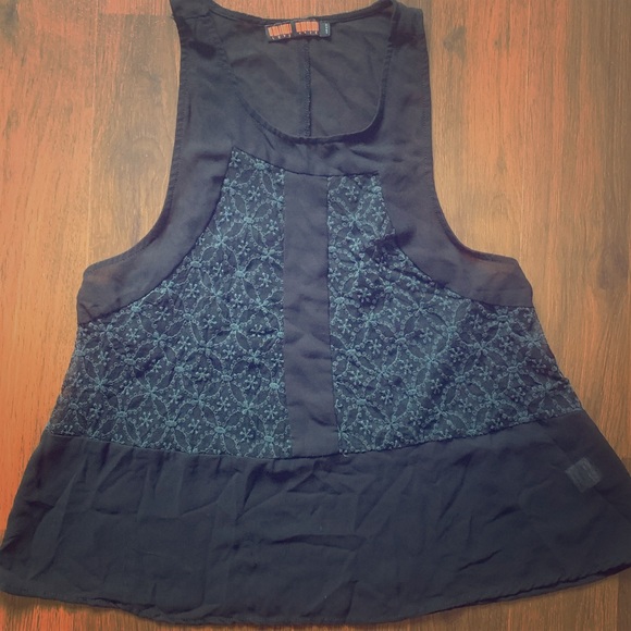 Top - Picture 1 of 2